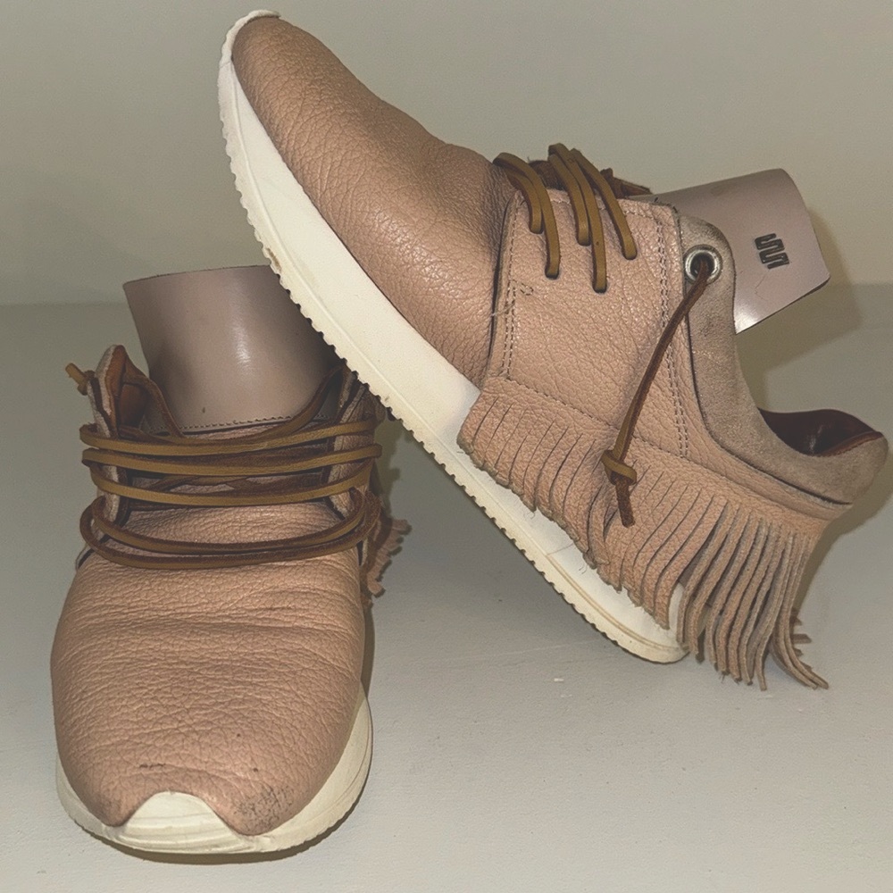 USED | WOMEN’S | SIZE EU 36 | ESSEUTESSE | TAN